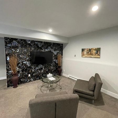 2 Bedroom Suite With Full Kitchen Revelstoke Ngoại thất bức ảnh